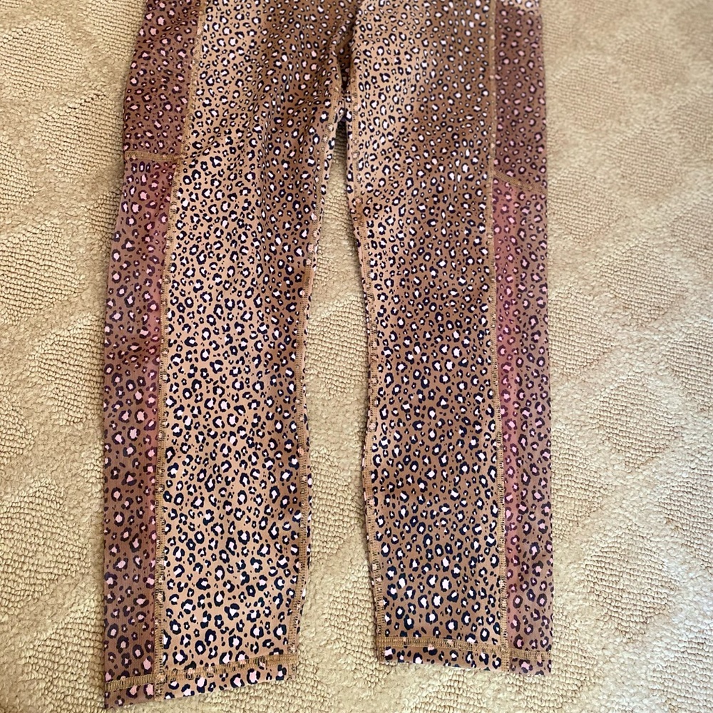Leopard High Waisted Pocket Capri - Picture 5 of 8